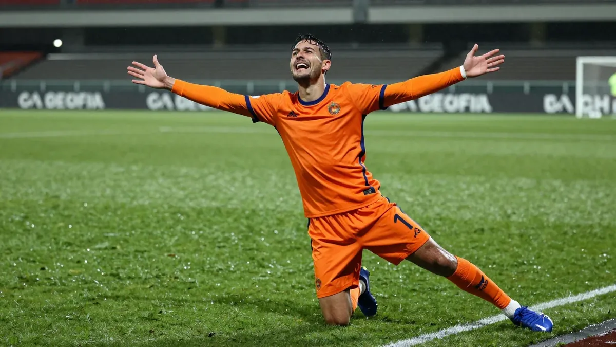 Luton Town's U21s secured a 6-0 victory over Ipswich Town, with a Jordan Clark hat-trick and Devante Cole's first goal...