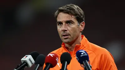 Luton Town's manager discussed formation flexibility and player availability in a press conference transcribed by the...
