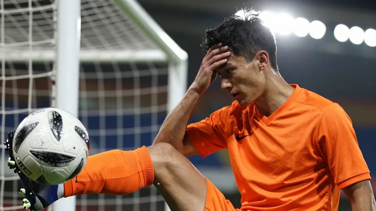 Luton Town's 15-match unbeaten run ended with a 2-0 Carabao Cup loss at Chelsea, where Danny Welbeck scored on his debut...
